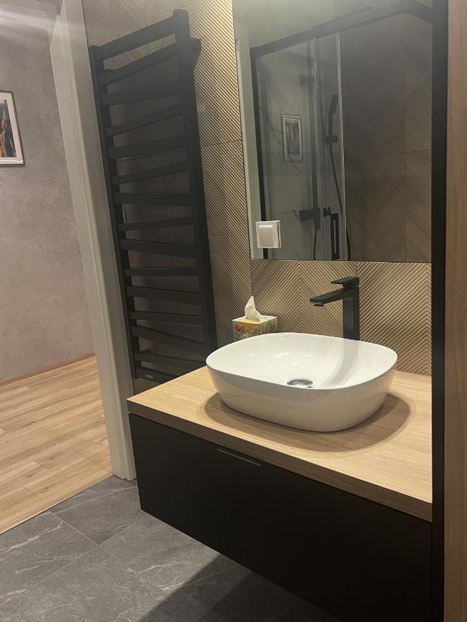 Amsterdam - Nowy Apartament W Centrum Z Prywatnym Zadaszonym Parkingiem Нови Тарг Екстериор снимка